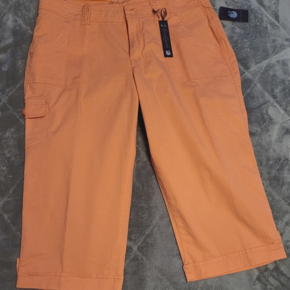Gloria Vanderbilt Slimming Capris Size 16